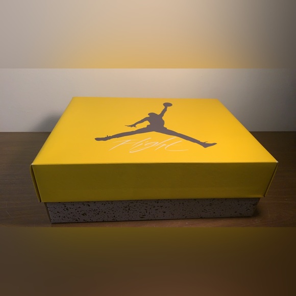 Jordan 4 Retro Lightning (2021) Size US Men’s 11.5 - Picture 2 of 12